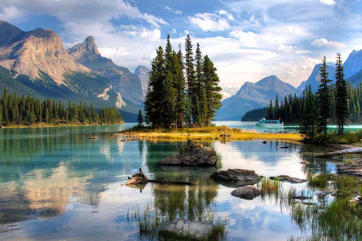 This Canadian Mountain Town Sits Inside a National Park—With Glaciers, a Dark Sk...